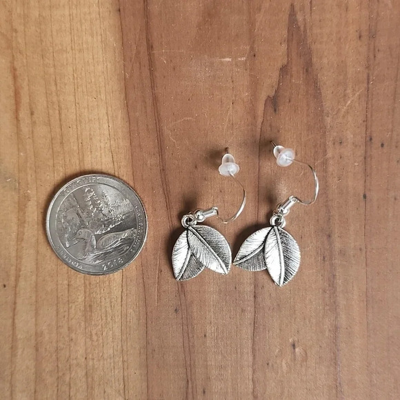 Leaf Earrings - Picture 1 of 1